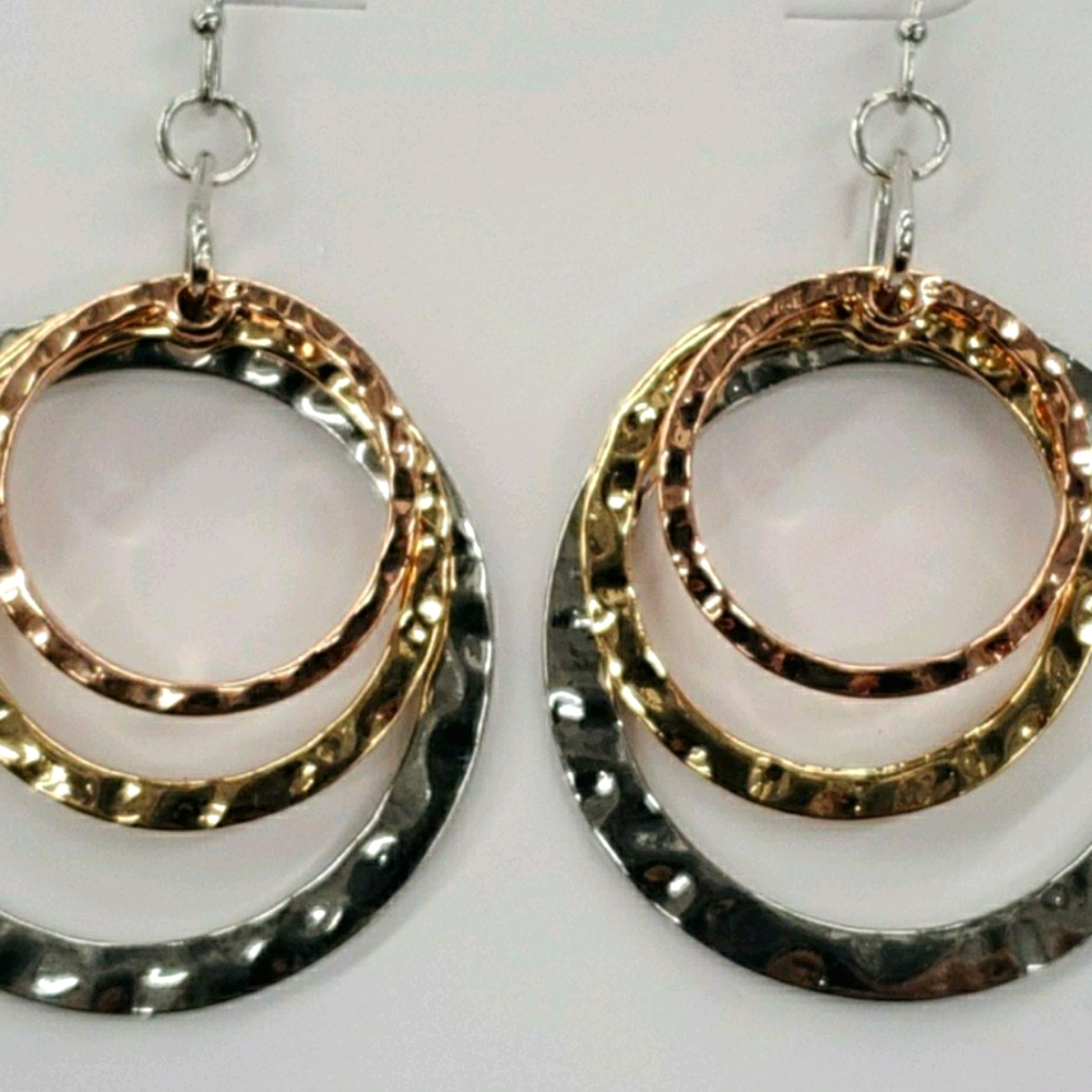 Stunning Woman's Earrings in Silver Brass and Gold